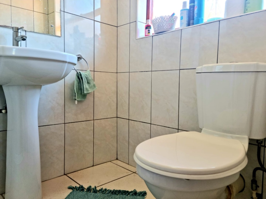4 Bedroom Property for Sale in Roylglen Gardens Northern Cape